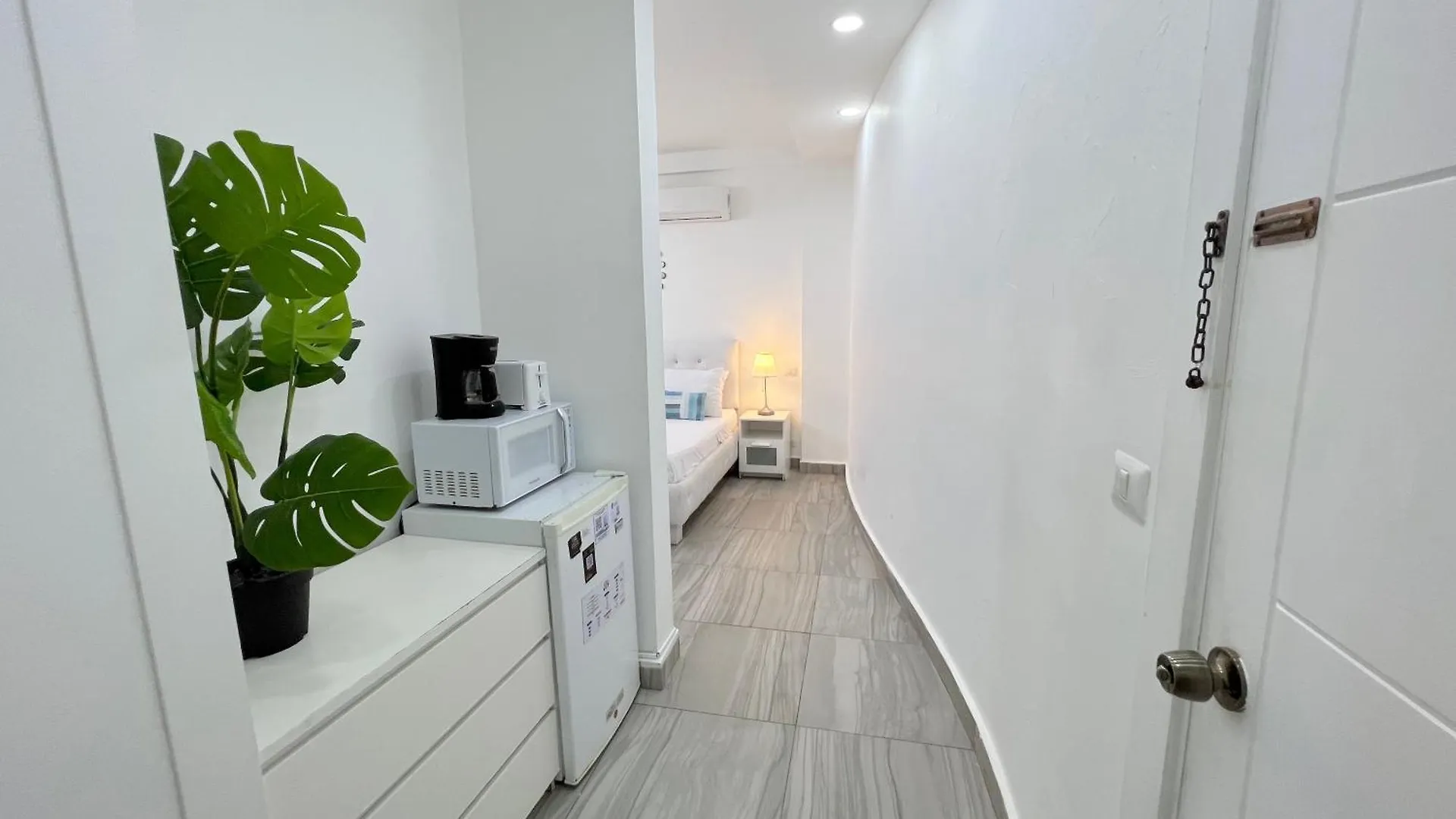 Vacation Studios With Rooftop Pool, Beach Club, Restaurants - Playa Los Corales Punta Cana