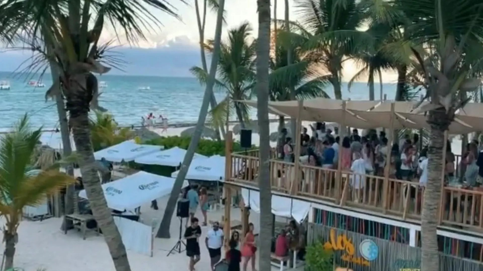 Vacation Studios With Rooftop Pool, Beach Club, Restaurants - Playa Los Corales Punta Cana Hotell