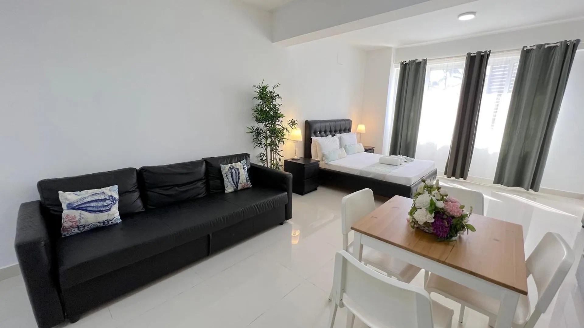 Hotell Vacation Studios With Rooftop Pool, Beach Club, Restaurants - Playa Los Corales Punta Cana