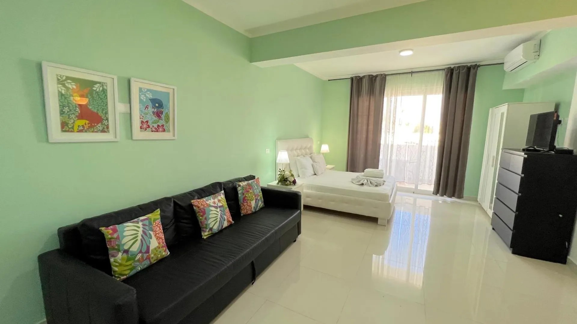 Vacation Studios With Rooftop Pool, Beach Club, Restaurants - Playa Los Corales Punta Cana