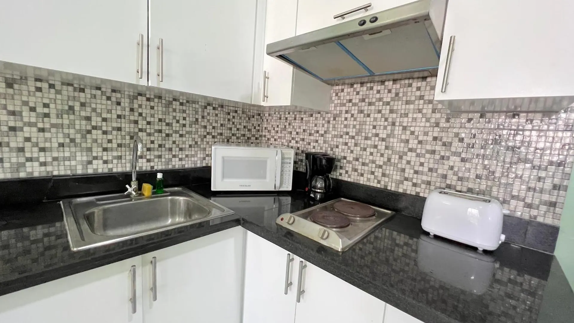 Vacation Studios With Rooftop Pool, Beach Club, Restaurants - Playa Los Corales Punta Cana