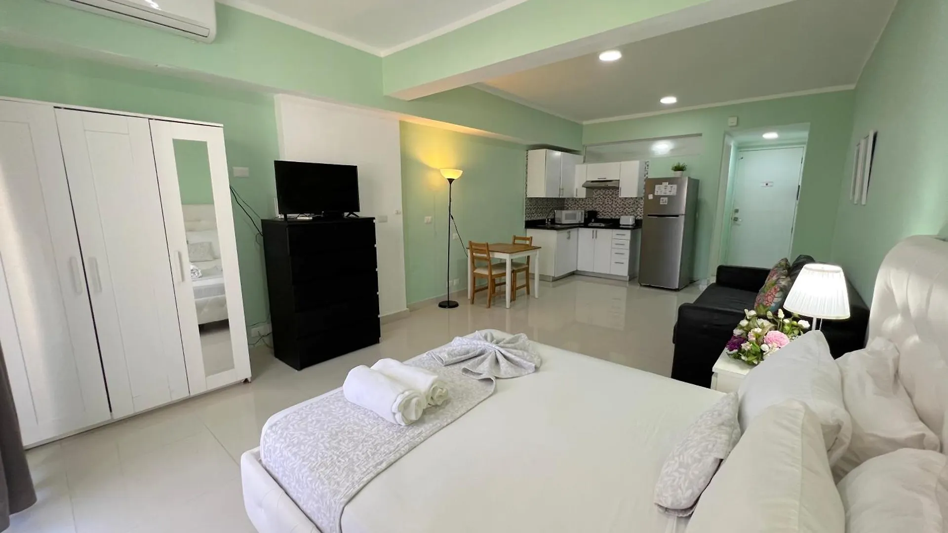 Vacation Studios With Rooftop Pool, Beach Club, Restaurants - Playa Los Corales Punta Cana Hotell