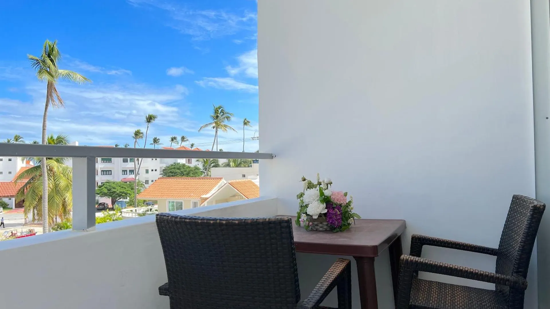 Hotell Vacation Studios With Rooftop Pool, Beach Club, Restaurants - Playa Los Corales Punta Cana